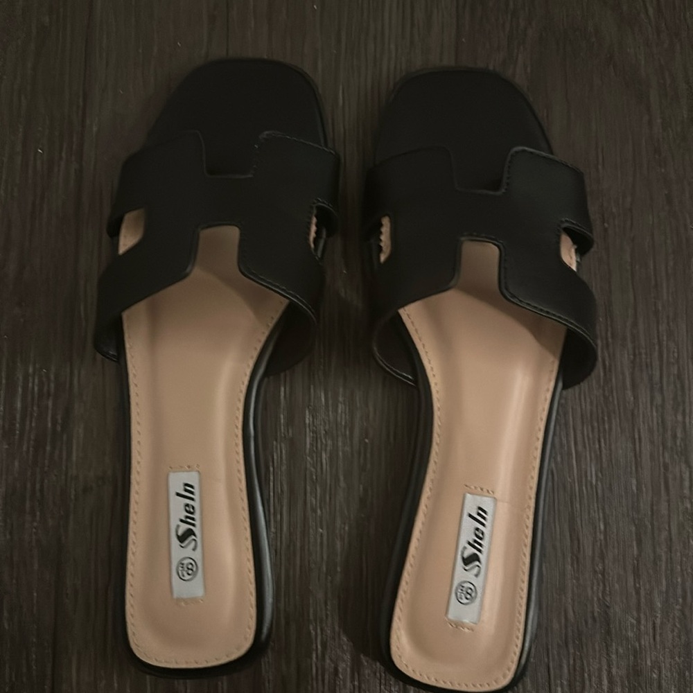 Black sandal